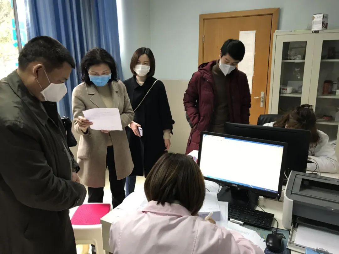 关注|夏玲调研外出务工人员健康申报证明服务工作