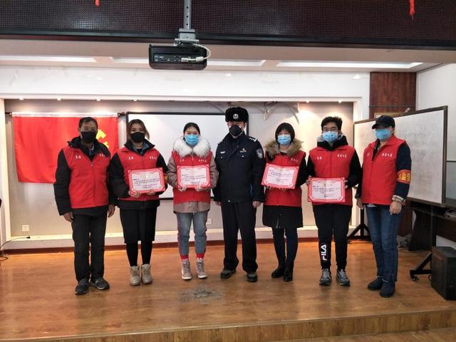 一线战例战疫一线女大学生被评为优秀盛京义勇志愿者