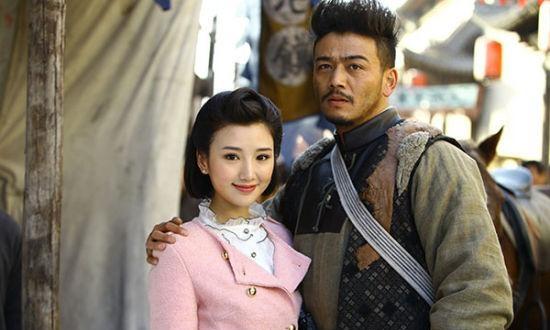 之后,杨烁被歌手戴娆拉入行,并开始下定决心当一名演员.