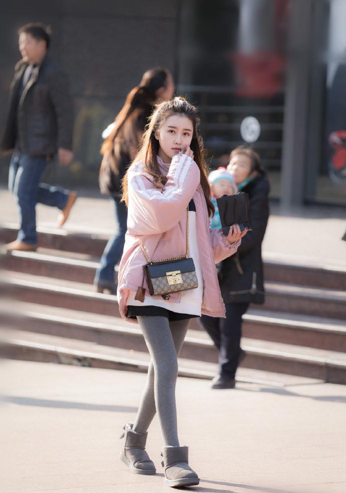 气质穿搭高级感女人街拍 6132875ec8d34fb2a48341e53de57bd4.jpeg