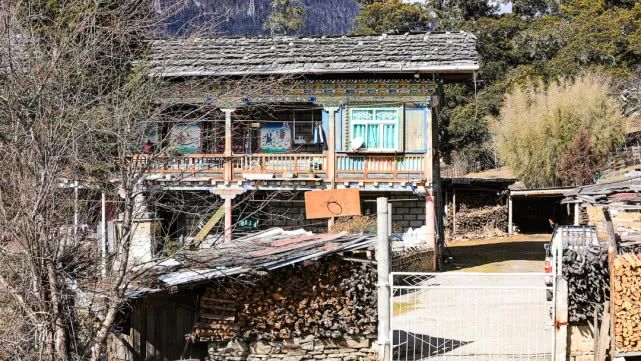 走进西藏,古老朴素的藏族民居和现代建筑,打开你的新视野