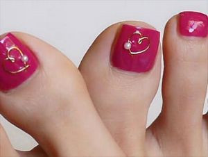 足部美甲就要这样做！简单可爱的心形指甲，情趣气氛瞬间高涨