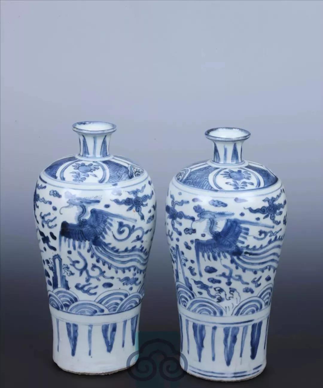 【明万历】青花翼龙赶珠纹梅瓶