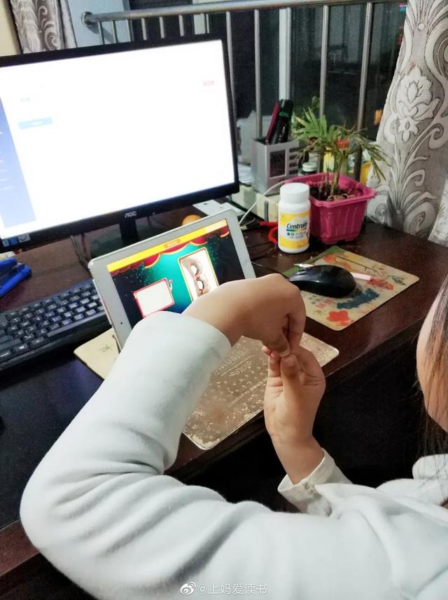 ס8,,