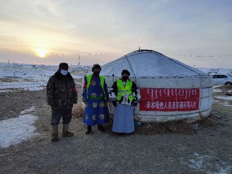 苏尼特左旗劳模积极行动 助力疫情防控_嘎查