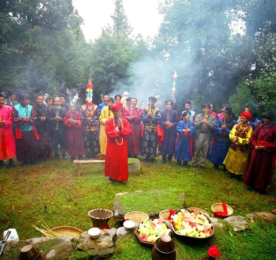 种,祖先崇拜,自然崇拜,鬼魂崇拜及人生礼仪是东巴祭祀仪式的基本内容