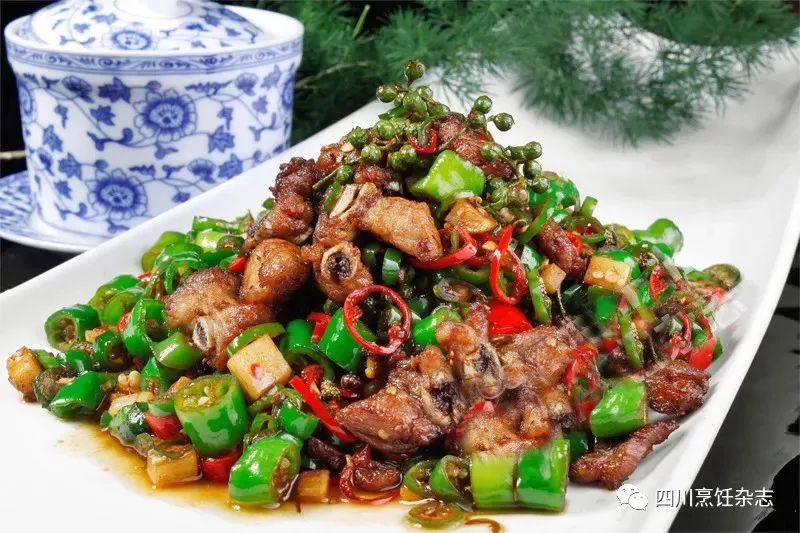 入口鲜辣劲爆爽生爆排骨姜椒肥牛豆花鳅鱼子姜牛肉丝鲜辣黄喉