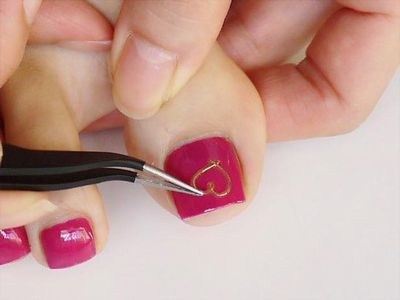 足部美甲就要这样做！简单可爱的心形指甲，情趣气氛瞬间高涨