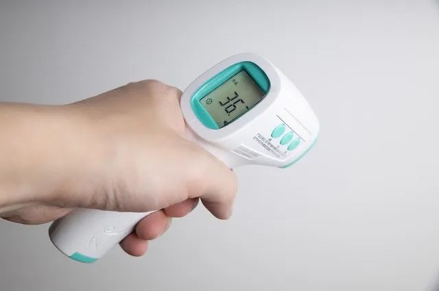 如何使用体温枪 d8d45d2bf3cc4c7b932236a2fc6edd0f.jpeg