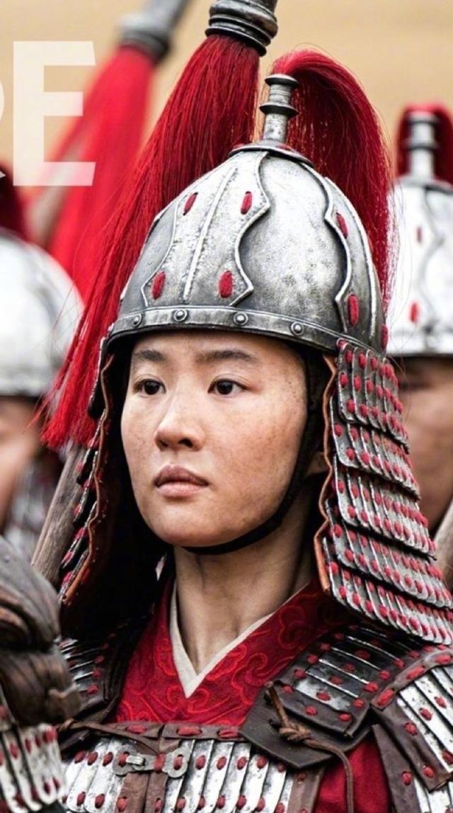 刘亦菲秀肌肉与马甲线，身材撩人，却被调侃是