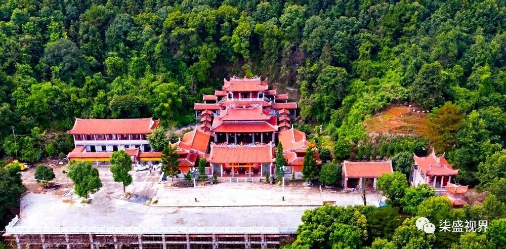 湖头泰山岩,全称为"显应普济大祖师岩泰山寺,宋黄惠胜祖师居此,尊称