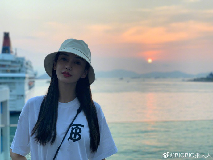 黄晓明为baby甜蜜庆生，张大大最积极，杨幂全无