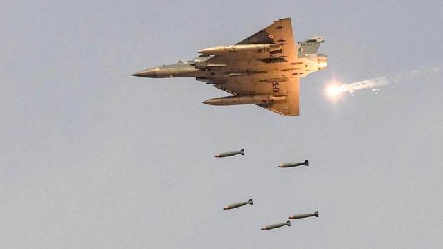 印度空军自曝机密，为什么派老式幻影-2000而非苏-30参加空袭_战斗机
