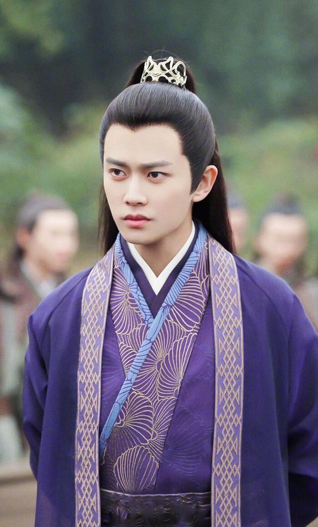 原创《锦衣之下》任嘉伦美图分享,穿上锦衣卫服饰的陆大人帅到掉渣!