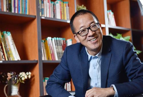 俞敏洪借钱发工资，携程不裁员，非典时善待员