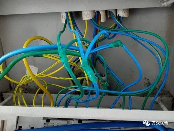 万用表测220怎么测