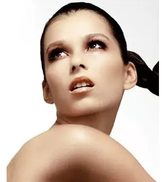 拍照怎么才能眼睛不斜 745a3032f9614d7c9f7e1de7f8fea9a6.png