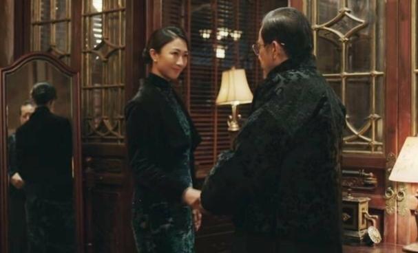 孙红雷有福了!小15岁娇妻《新世界》里秀身材,穿旗袍美绝了