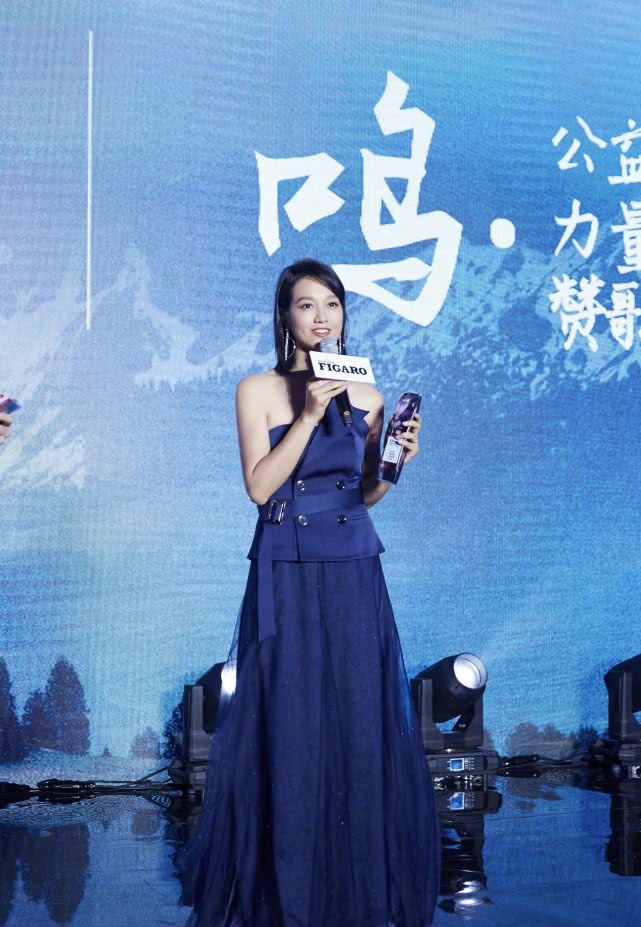 周一围：到底谁卑微？网友：这回她总算扳回一