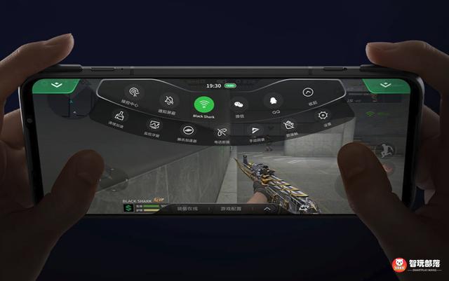 找回主机游戏仪式感！腾讯黑鲨游戏手机3Pro竟搭载机械游戏按键_智玩