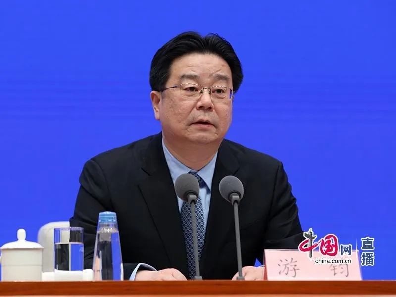 步什么程成语_丁字步正确站法是什么