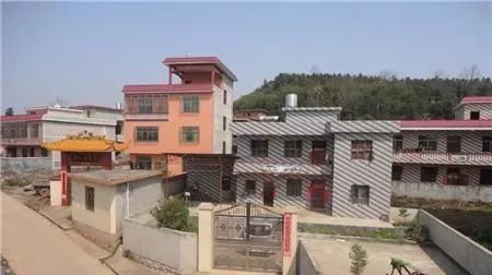宅基地人均多少平方米_宅基地使用证(2)