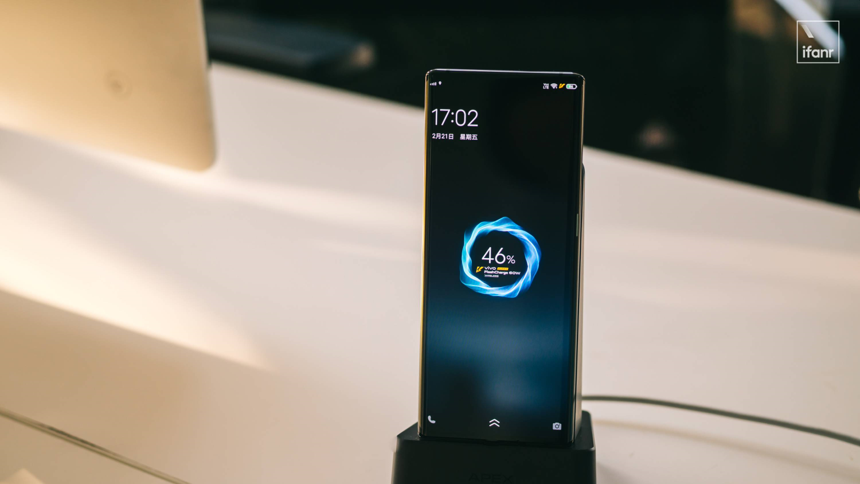 vivo 刚发布的 APEX 2020，又为未来手机指明了哪些方向？