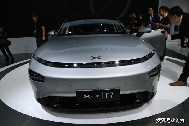 实拍小鹏汽车-小鹏p7,预售24万起电动轿跑,智能音乐座舱成卖点!