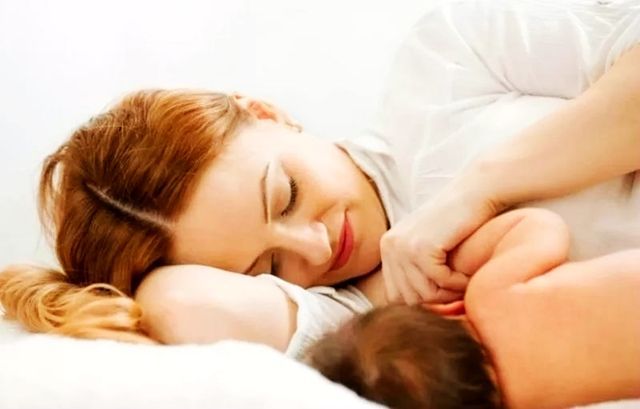 哺乳期怀孕，还能给大宝继续喂奶吗？妈妈可别做错