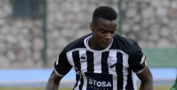 疫情蔓延足坛：伊朗五人制女国脚去世，西甲瓦