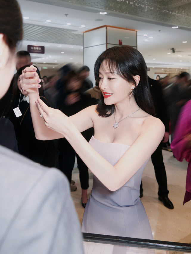 秦岚照片被用于美容整形宣传，本人维权连胜三