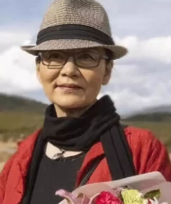 66岁老戏骨潘虹:太依赖别人,只有输的份;靠自己