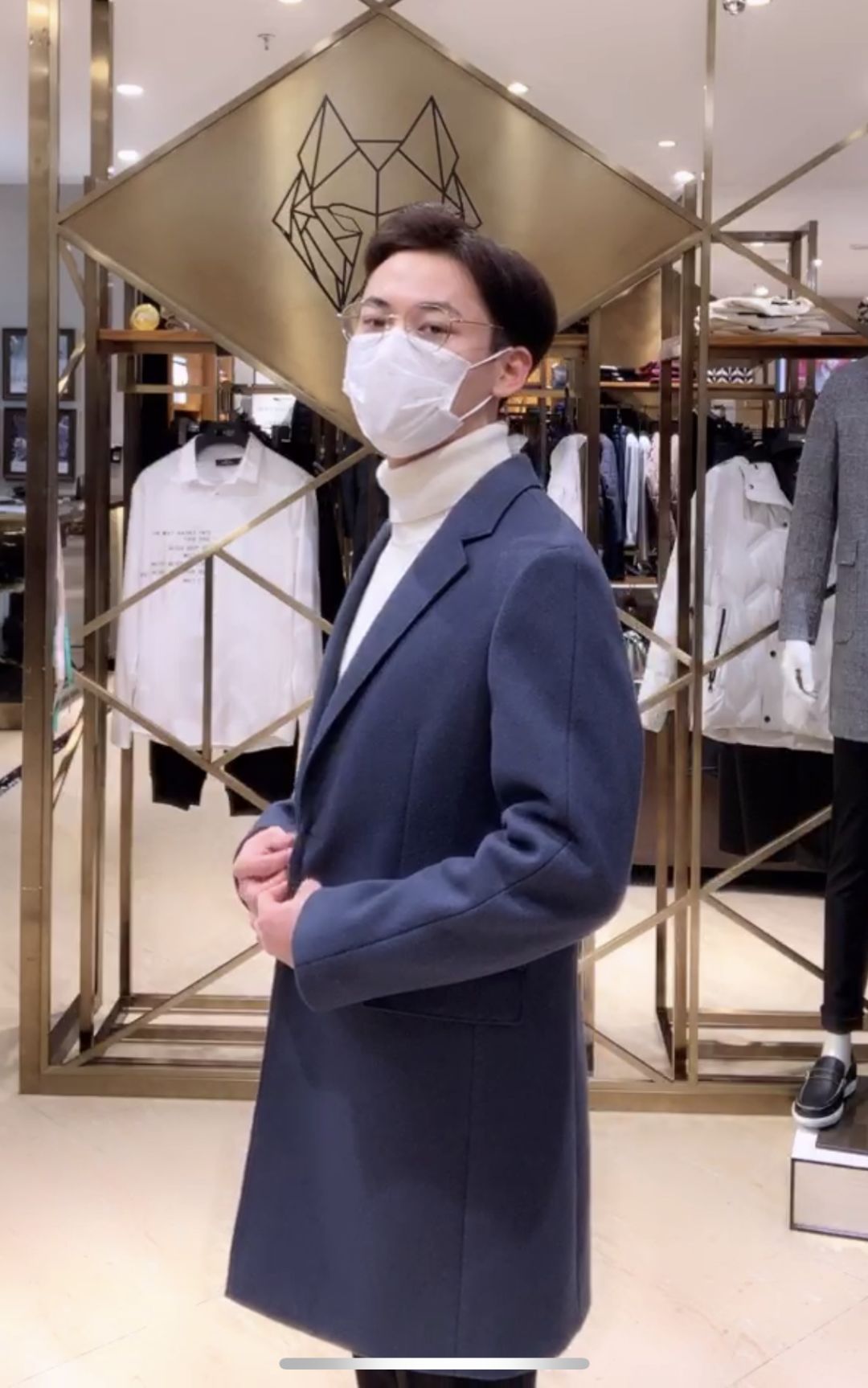 点击放大