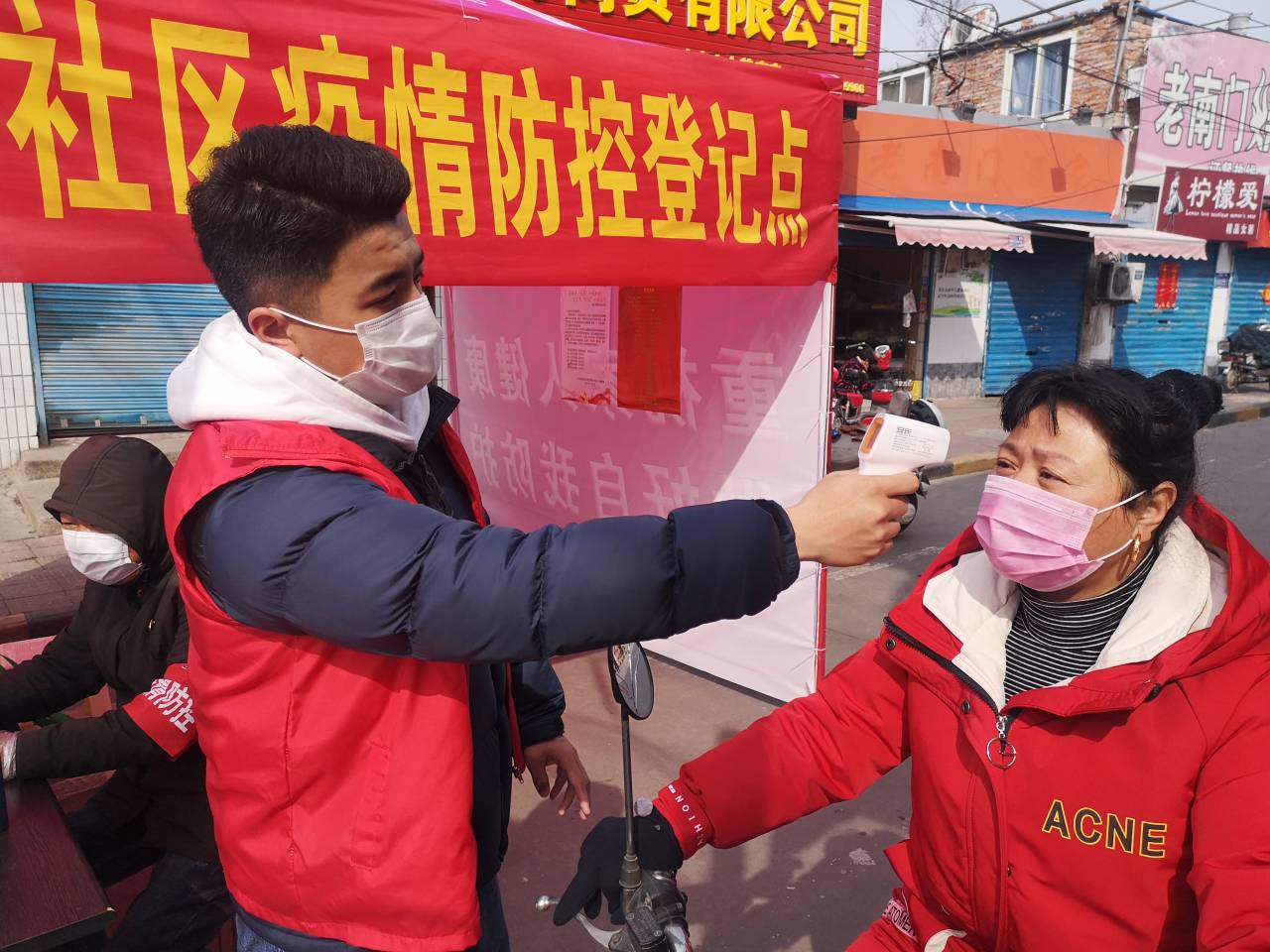 怎么当志愿者 大学生 3c300ec8ab564c98850a86f8a24925ab.jpeg