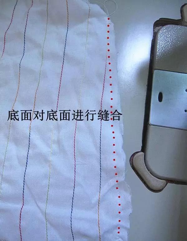 各位朋友还在为了没有包缝机而苦恼做不出漂亮的锁边方法吗?