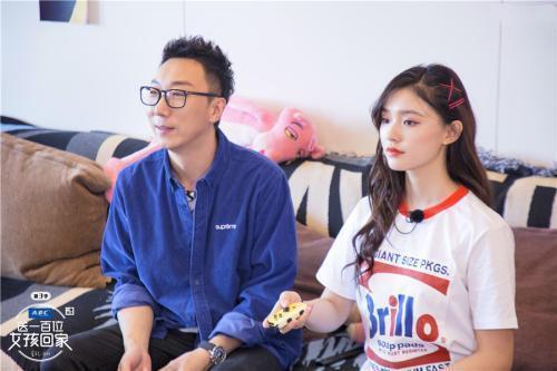 林允直播遭恶评，本人耿直回怼：我装那你别看
