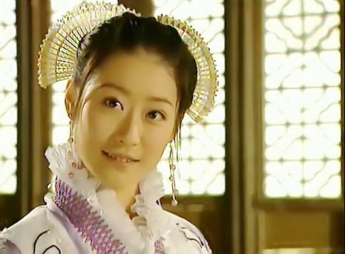 内地第一位星女郎,主演少包2美过范冰冰,如今淡出娱乐圈无人识?_李卉