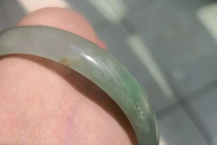 终于找到翡翠变得比黄脸婆还丑的原因了!就是因为这三