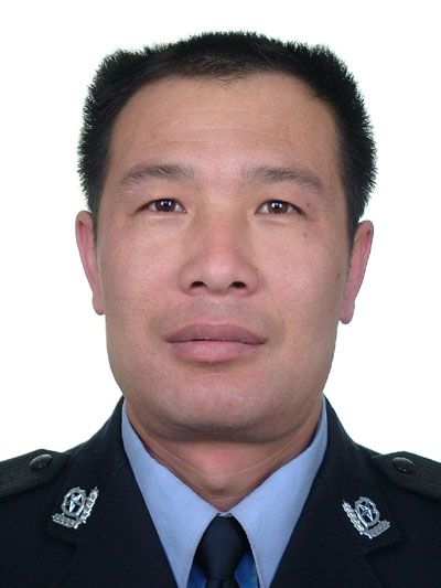 疫情以来近50名民警辅警殉职，七成工作中突发疾
