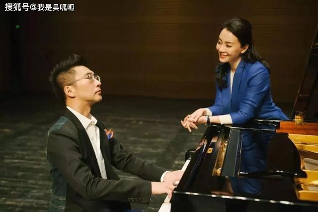 她美的不可方物老公是钢琴家董卿夸她最优雅视继子为己出