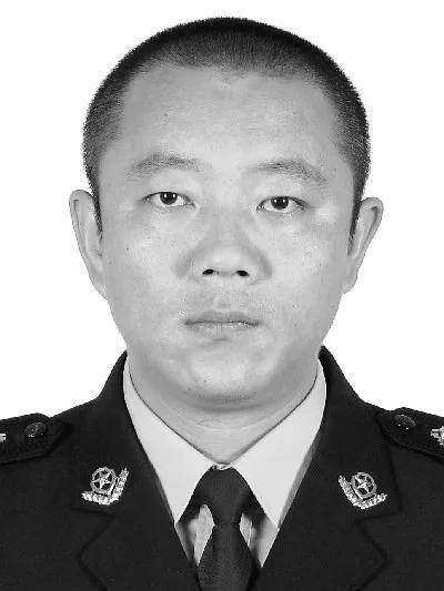 疫情以来近50名民警辅警殉职，七成工作中突发疾