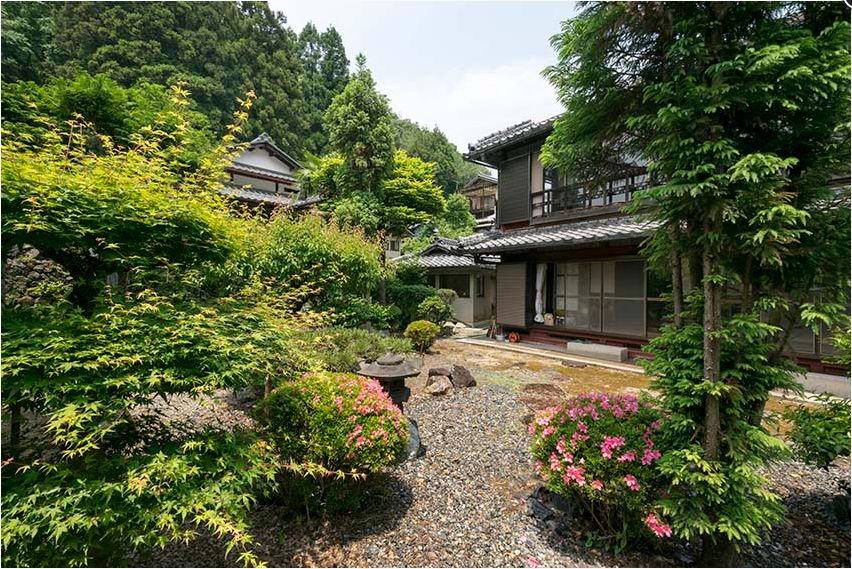 琉璃光院附近依山傍水环境优美大型纯日式宅院售价335万人民币