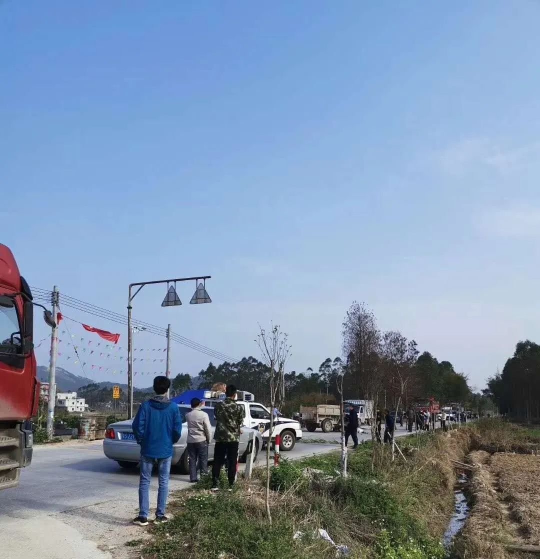 今日发生河儿口镇双枧路段发生交通事故