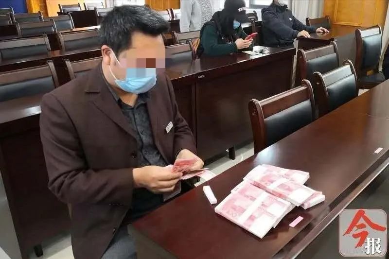 被害人张先生拿到了被骗的钱款。像这样的涉疫情刑事案件柳州检察官们已