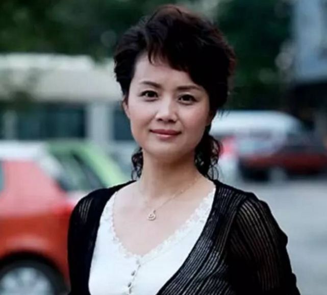 国家一级演员茹萍33岁带7岁女儿嫁二婚老公今53岁幸福不已