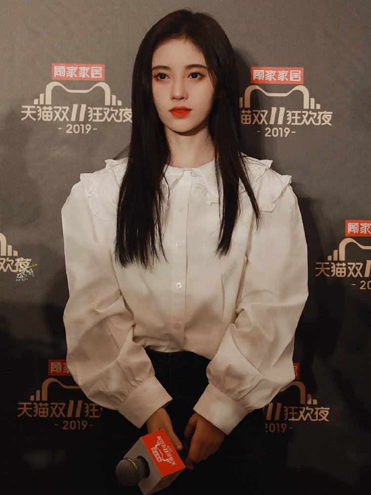 原创沈月比鞠婧t高1cm同穿白衬衫甜美气质自带女人味居然能完美hold