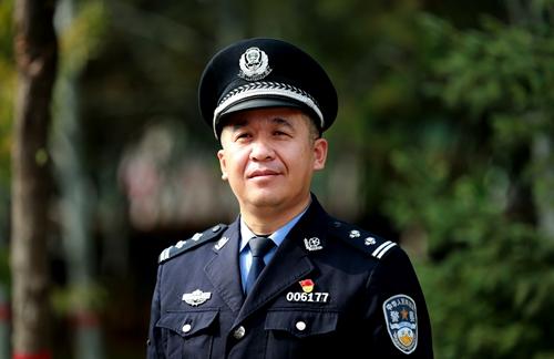 全省优秀人民警察吉永锋群众的贴心人民警的老大哥