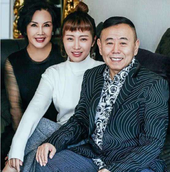 潘长江老家视频 765002d0c3da4d69bd4e1b3941040692.jpeg