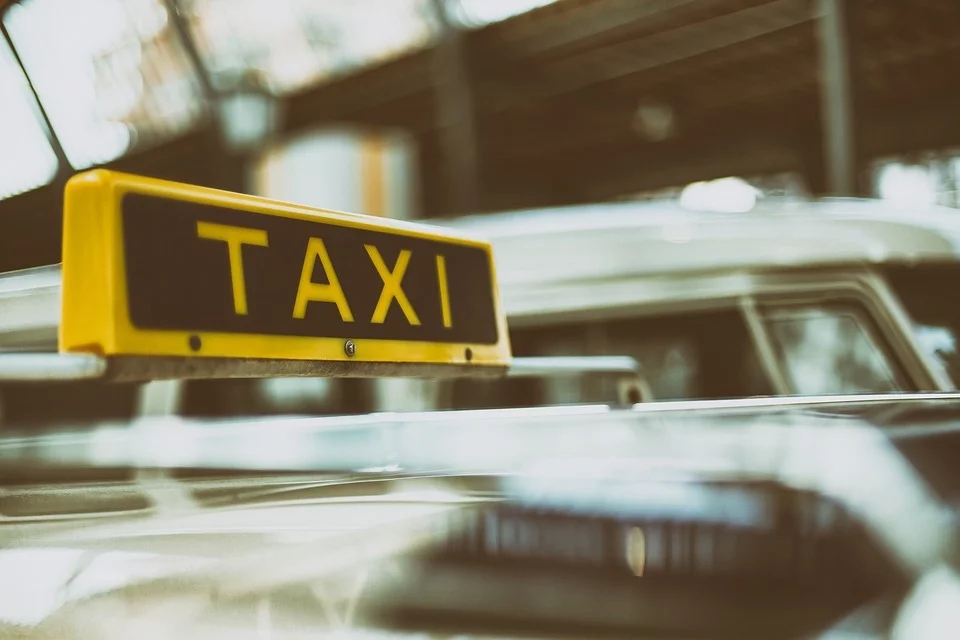 各地开始减免出租车份子钱，为啥减免份子钱那么重要？意义何在？