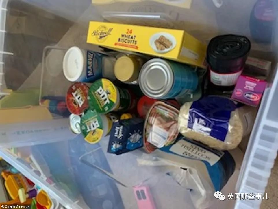 英国各种不设防！民众只能自己囤货了...